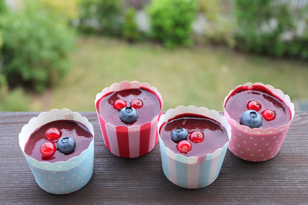 Beeren – Frischkäse –&nbsp;Törtchen