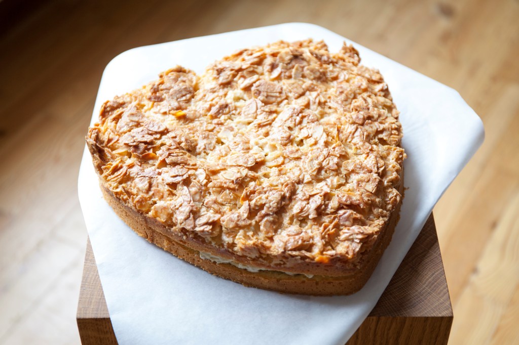 Bienenstich – mit Buttercreme-Füllung